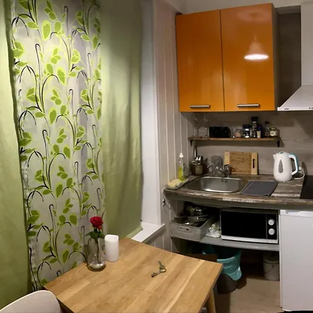 Renthouse Guest Adeele Apartmán