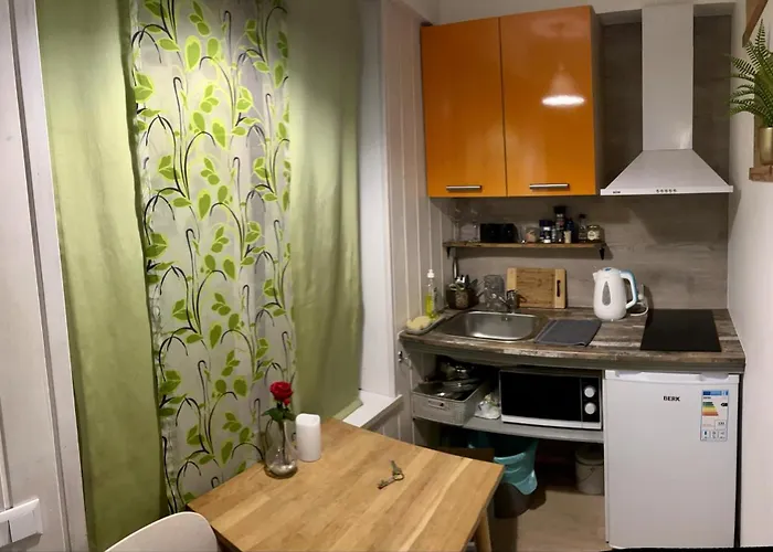 Renthouse Guest Adeele Διαμέρισμα